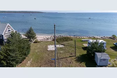 17 Shore Dr, Fairhaven, MA 02719 - Photo 4