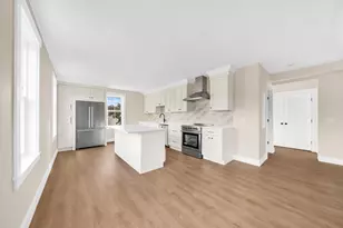 26 Friend St, Amesbury, MA 01913 - Photo 10
