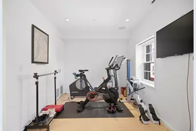 70 Myrtle St, Boston, MA 02114 - Photo 28