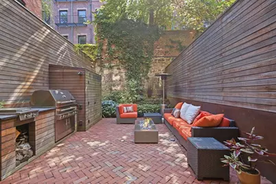 70 Myrtle St, Boston, MA 02114 - Photo 8