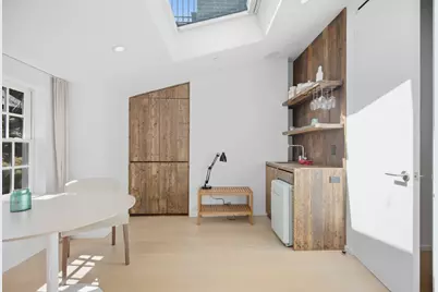70 Myrtle St, Boston, MA 02114 - Photo 30