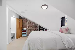 70 Myrtle St, Boston, MA 02114 - Photo 34