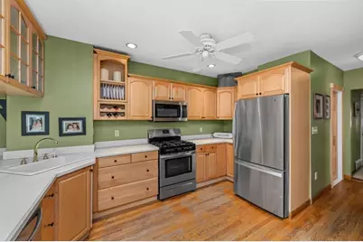 683 East 5th St, Boston, MA 02127 - Photo 4