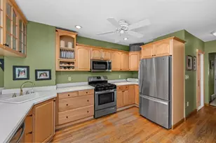 683 E 5th St, Boston, MA 02127 - Photo 4