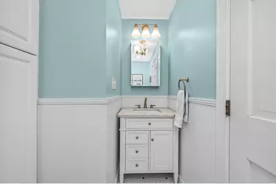 683 East 5th St, Boston, MA 02127 - Photo 16