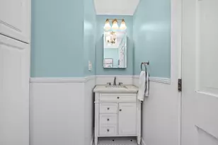 683 E 5th St, Boston, MA 02127 - Photo 16