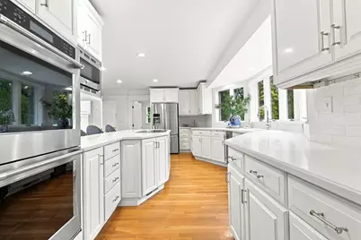 172 Country Drive, Weston, MA 02493 - Photo 6