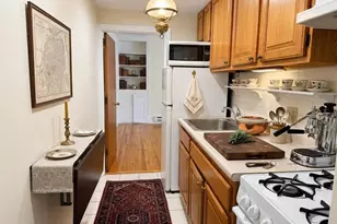 11 Grove St, Boston, MA 02114 - Photo 4