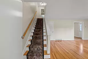 13 Gregg St, Woburn, MA 01801 - Photo 18