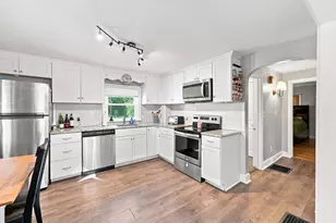42 7 Mile River Dr, Attleboro, MA 02703 - Photo 6