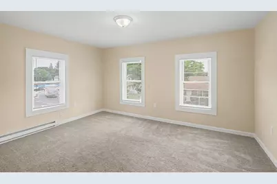 9 Union Ave #2nd Fl R, Westfield, MA 01085 - Photo 4