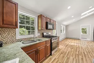 1649 Rodman St, Fall River, MA 02721 - Photo 6