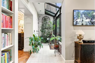 11 Chestnut Street, Boston, MA 02108 - Photo 12
