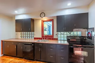 18 Dana St, Amherst, MA 01002 - Photo 8