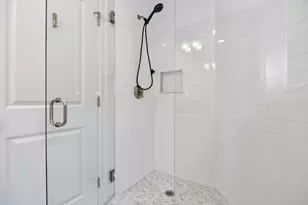 1048 Saratoga St, Boston, MA 02128 - Photo 10