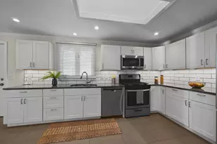 23 Plymouth Blvd, Westport, MA 02790 - Photo 14