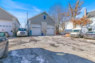 31 Garfield St, Lawrence, MA 01843 - Photo 2