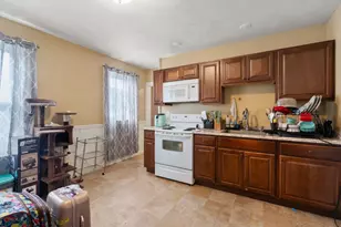 12 Greendale Ave, Worcester, MA 01606 - Photo 16