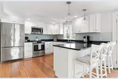 5 Salem St, Newburyport, MA 01950 - Photo 8