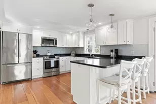 5 Salem St, Newburyport, MA 01950 - Photo 8