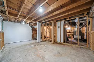 519 E 5th St, Boston, MA 02127 - Photo 8