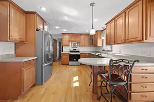 1036 Cohannet St, Taunton, MA 02780 - Photo 8
