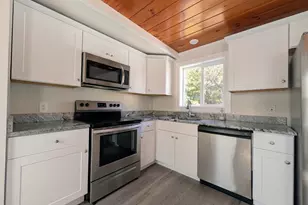 532 Main St, Wareham, MA 02571 - Photo 10