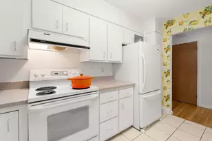 41 Centre St, Brookline, MA 02446 - Photo 6