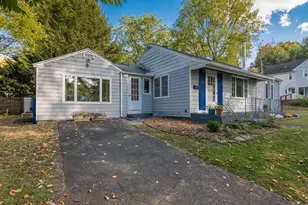 19 Moorland St, Amherst, MA 01002 - Photo 2
