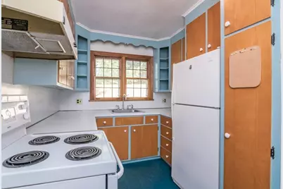 19 Moorland St, Amherst, MA 01002 - Photo 12