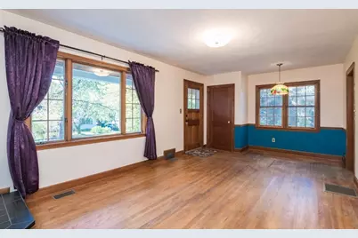 19 Moorland St, Amherst, MA 01002 - Photo 8