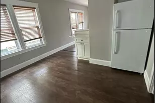 13 Margin St, Peabody, MA 01960 - Photo 6