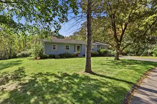 36 Valley View Dr, Amherst, MA 01002 - Photo 2