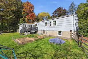 36 Valley View Dr, Amherst, MA 01002 - Photo 24