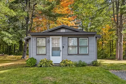 111 Franklin St, Winchendon, MA 01475 - Photo 2