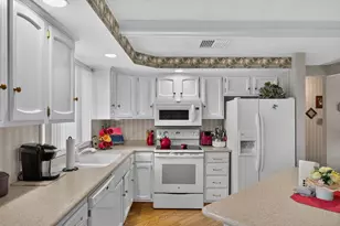 208 Frost St, Fall River, MA 02721 - Photo 6
