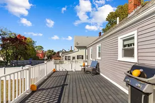 7 Wheeler St, Peabody, MA 01960 - Photo 12