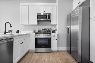 390 Meridian St, Boston, MA 02128 - Photo 10