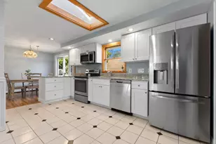 23 Russell St, Peabody, MA 01960 - Photo 14