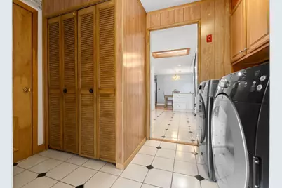 23 Russell St, Peabody, MA 01960 - Photo 10
