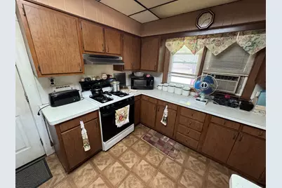 23 Myrtle St, Waltham, MA 02453 - Photo 6
