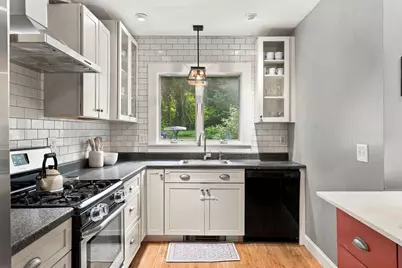 746 Dighton Ave, Taunton, MA 02780 - Photo 2