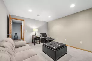 40 Sea Tower Dr, Bridgewater, MA 02324 - Photo 34