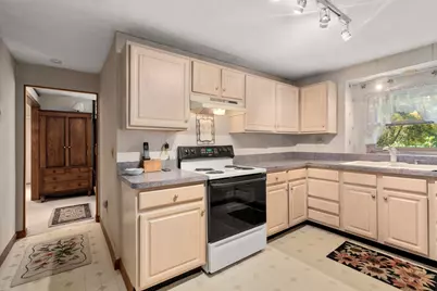 465 Greenwood St, Millbury, MA 01527 - Photo 10
