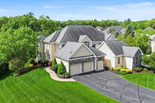 56 Clubhouse Way, Sutton, MA 01590 - Photo 2