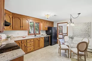56 Moore St, Chelmsford, MA 01824 - Photo 10