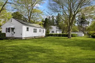 9 Mulberry Ln, Northborough, MA 01532 - Photo 2