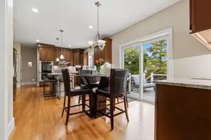 33 Oak Ledge Cir, Rowley, MA 01969 - Photo 6