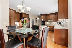 33 Oak Ledge Cir, Rowley, MA 01969 - Photo 10