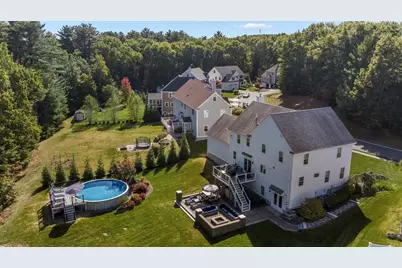 33 Oak Ledge Cir, Rowley, MA 01969 - Photo 4